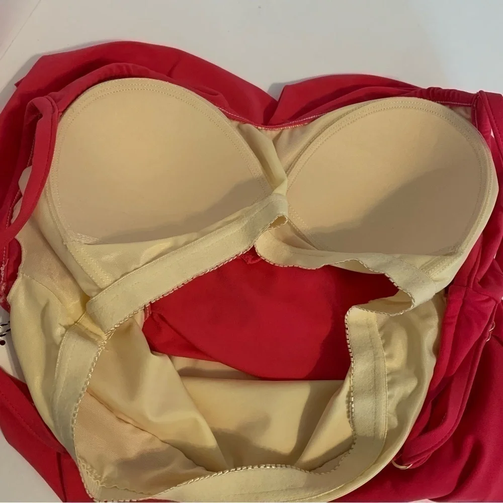 NWT. MAGICSUIT Rita Tankini Top